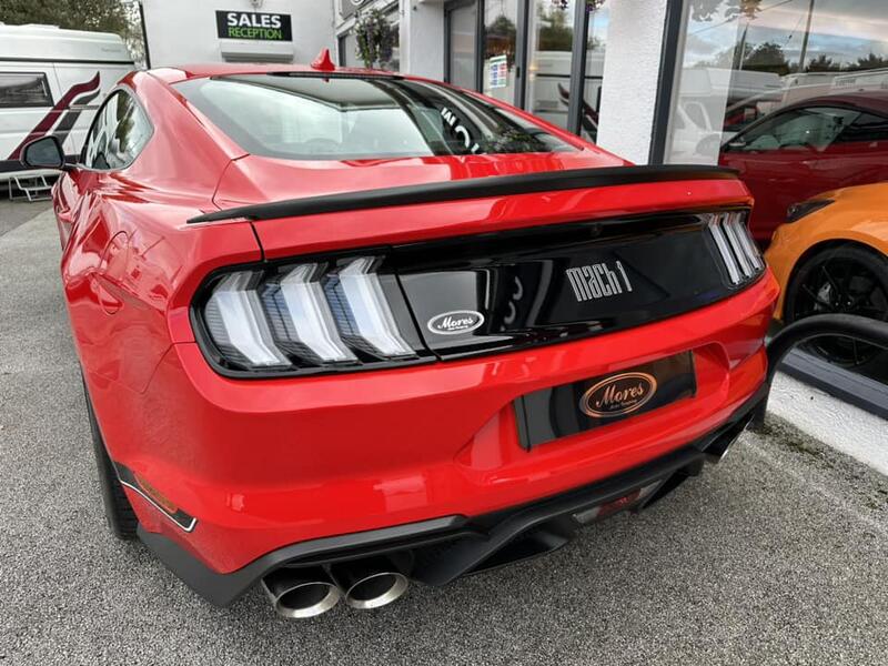 FORD MUSTANG
