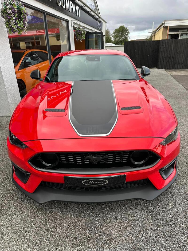 FORD MUSTANG