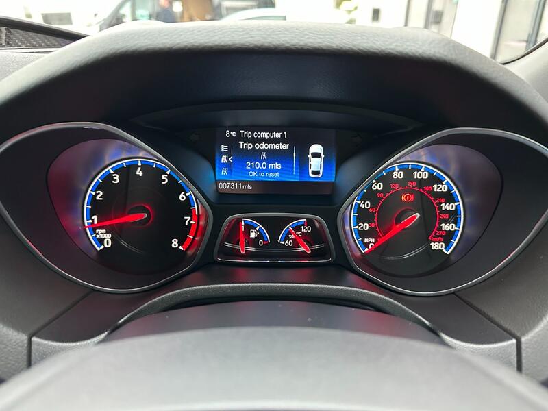 FORD FOCUS