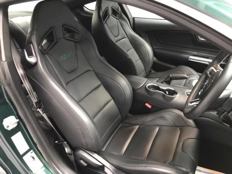 FORD MUSTANG