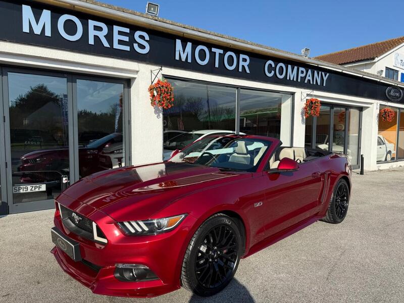FORD MUSTANG