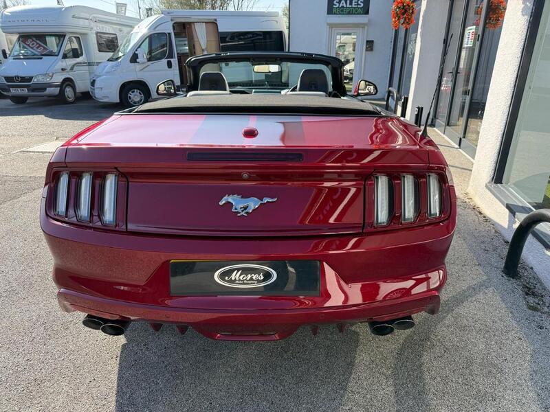 FORD MUSTANG